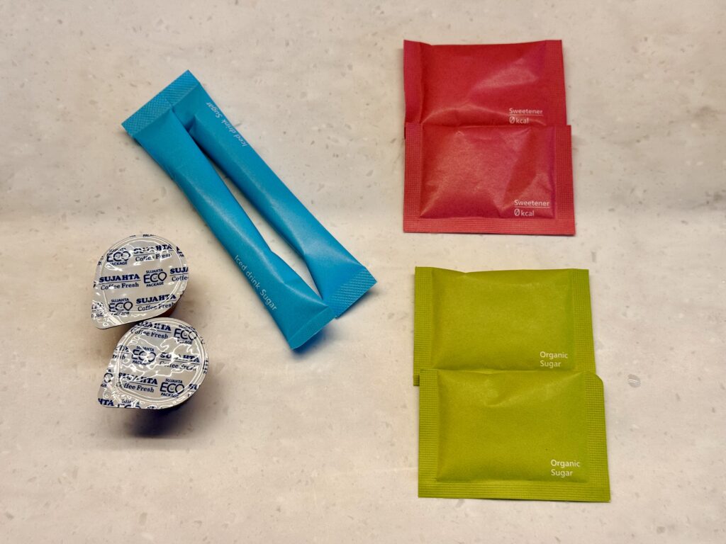 キャノピー大阪 コーナースイート リビングルーム ミニバーコーナー