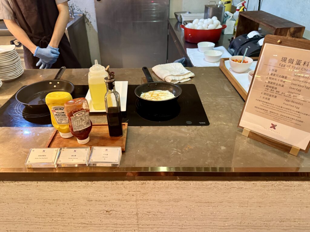 ハンブルハウス台北 朝食ビュッフェ ライブキッチン 卵料理