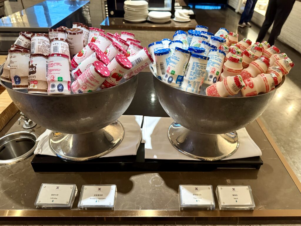 ハンブルハウス台北 朝食ビュッフェ 乳酸菌飲料