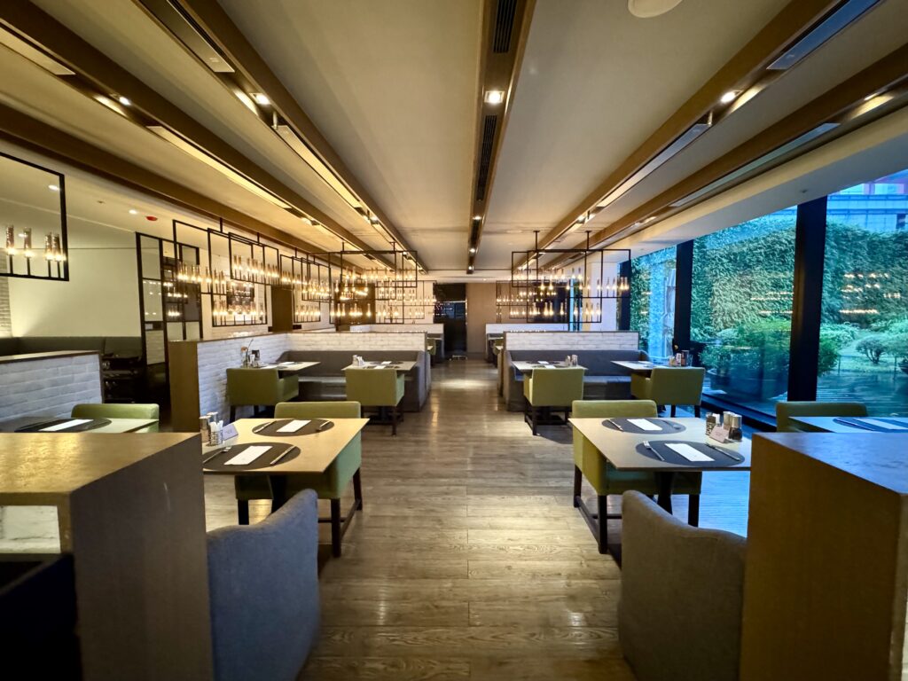 ハンブルハウス台北 朝食会場 LA FARFALLA 雰囲気