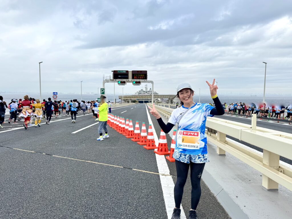 アクアラインマラソン 海ほたると記念撮影