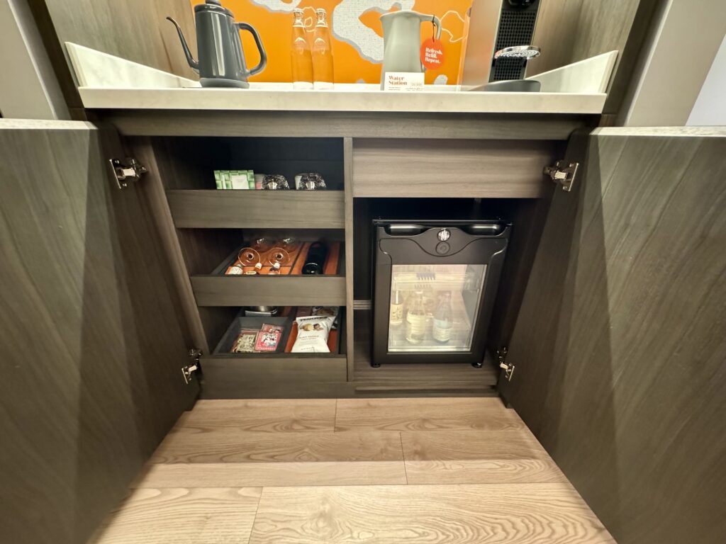 キャノピー大阪 コーナースイート ミニバー