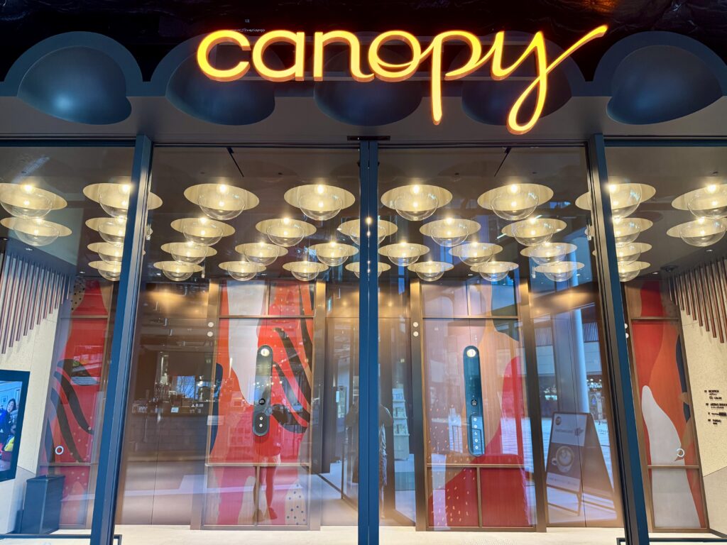 キャノピーbyヒルトン大阪梅田 エントランス