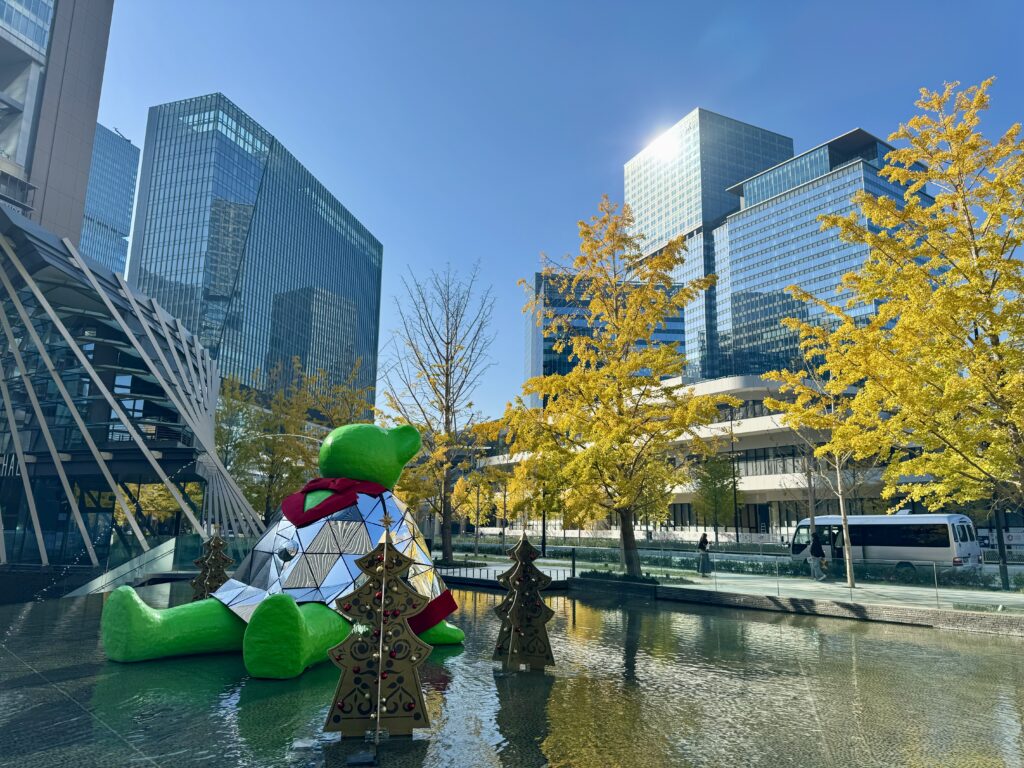 うめきた広場 かえるくん テッドイベール
