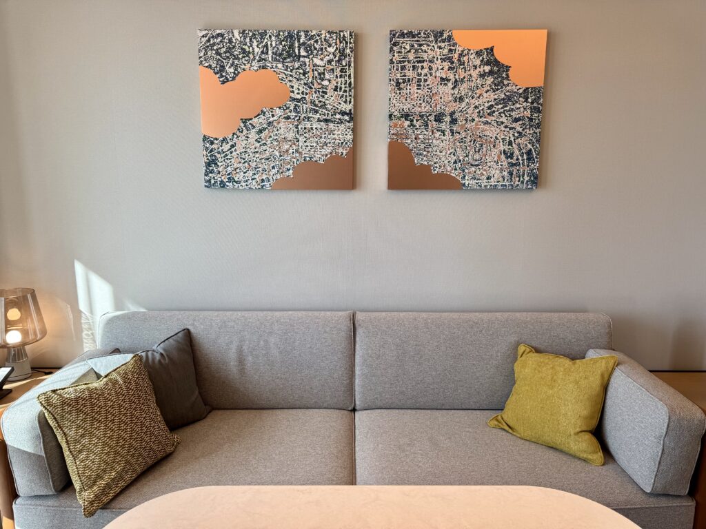 キャノピー大阪 コーナースイート ソファ