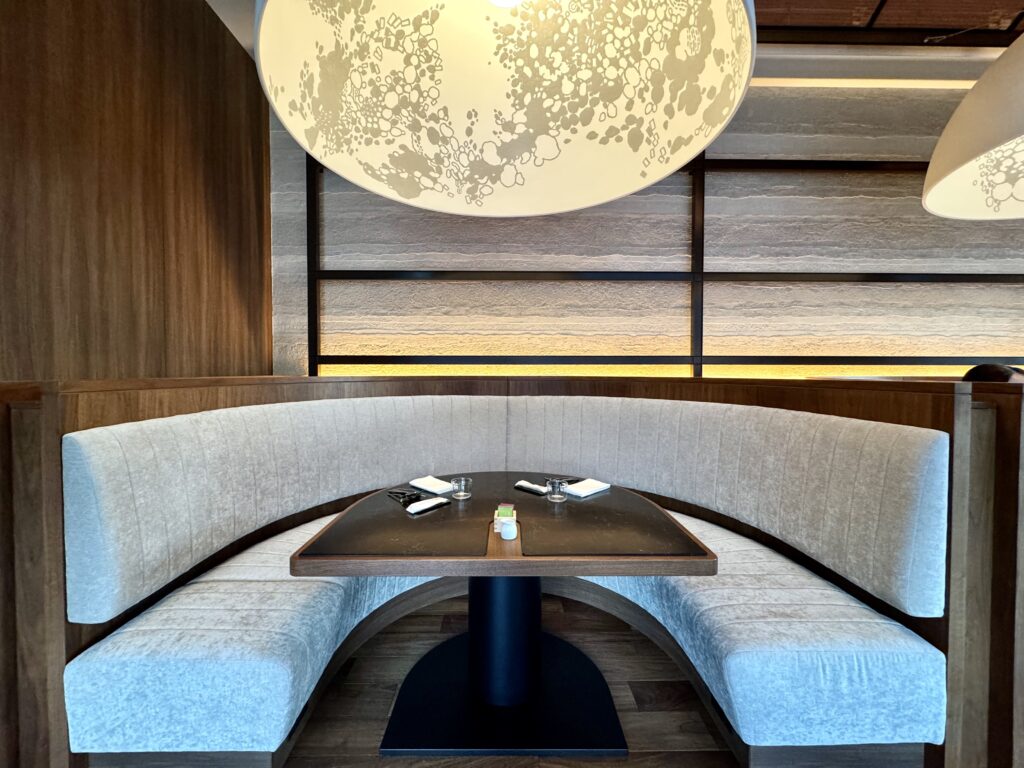 キャノピーbyヒルトン大阪梅田 オールデイダイニング ソファー席