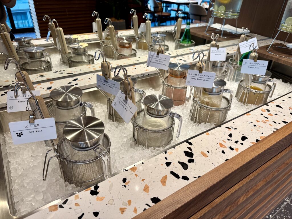 キャノピーbyヒルトン大阪梅田 朝食 ドリンクコーナー