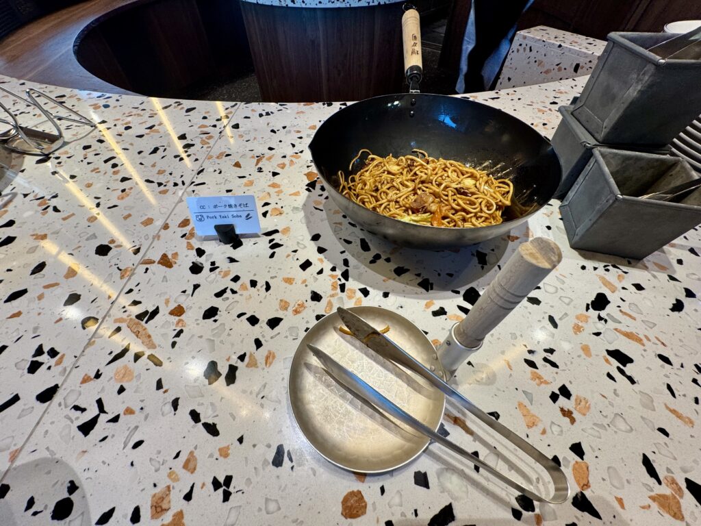 キャノピーbyヒルトン大阪梅田 朝食 焼きそば