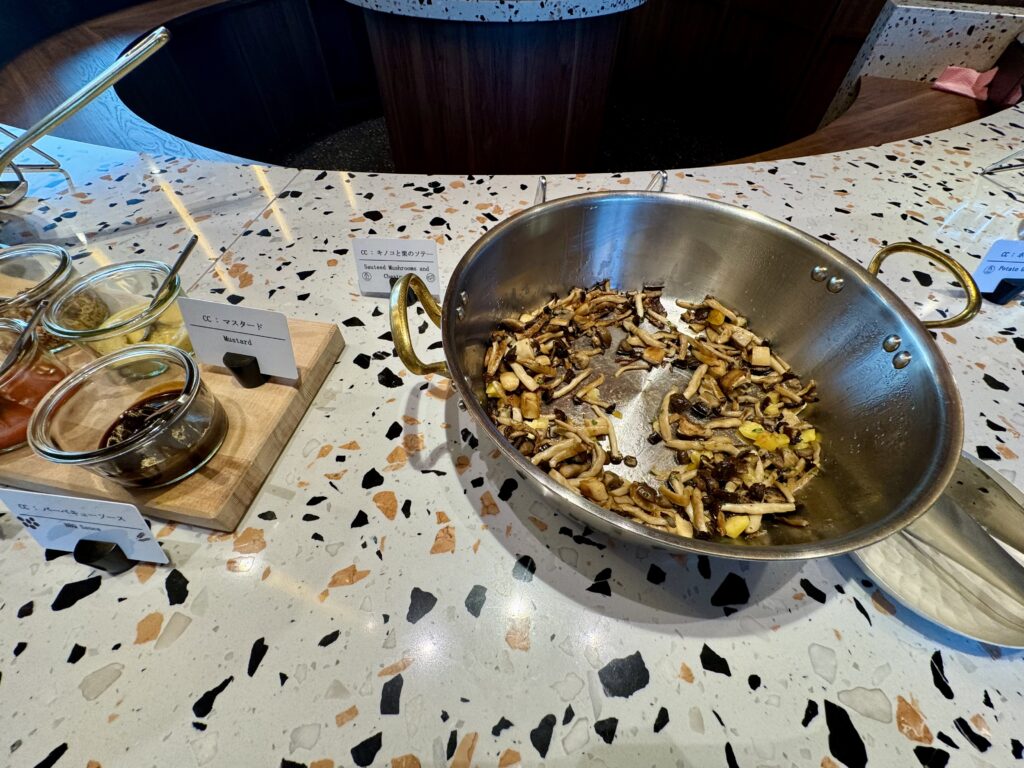 キャノピーbyヒルトン大阪梅田 朝食 きのこのソテー