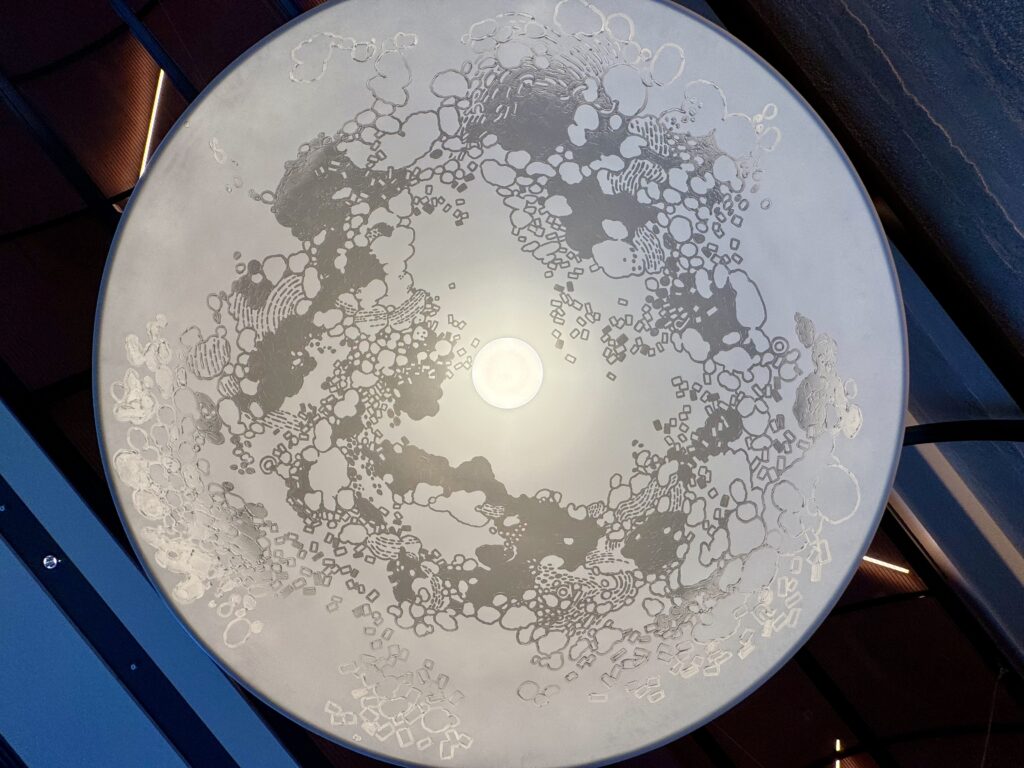 キャノピーbyヒルトン大阪梅田 朝食 肉まん照明