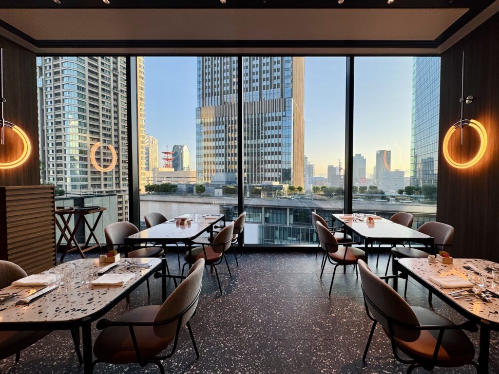 キャノピーbyヒルトン大阪梅田 オールデイダイニングテーブル席