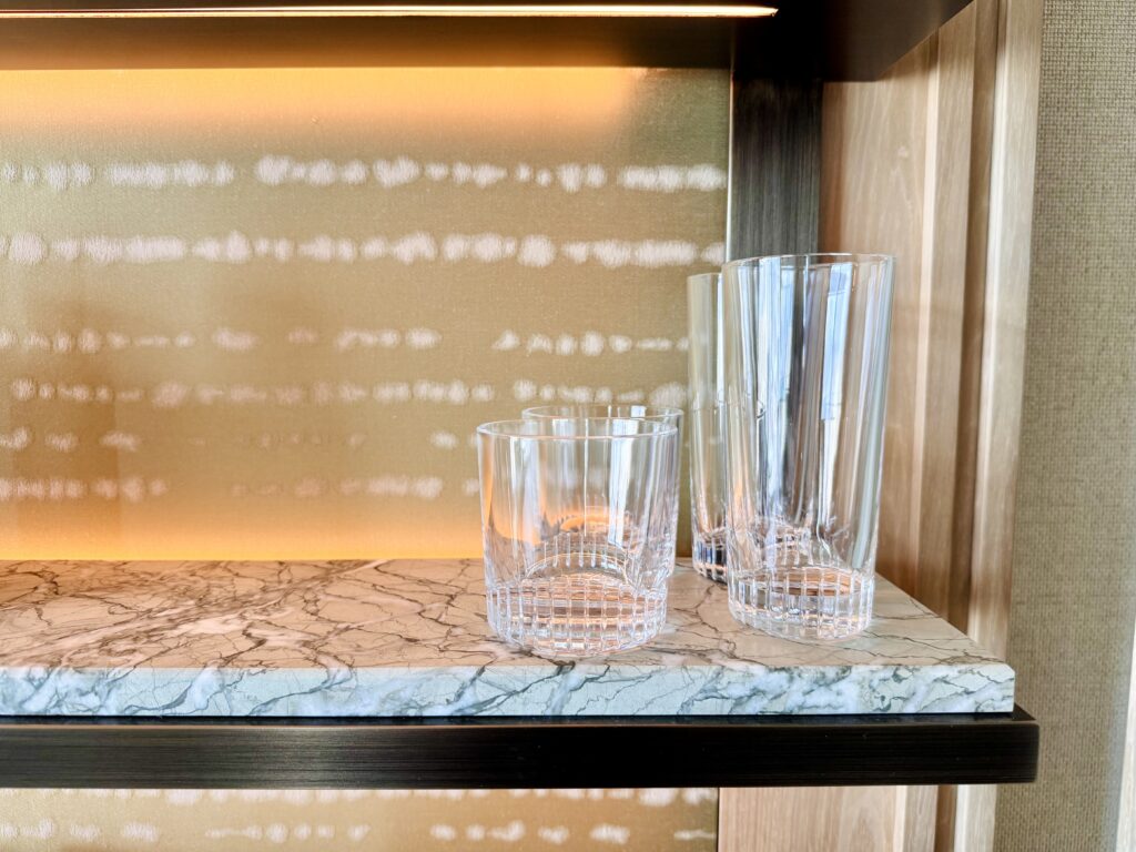 ウォルドーフアストリア大阪 客室のグラス