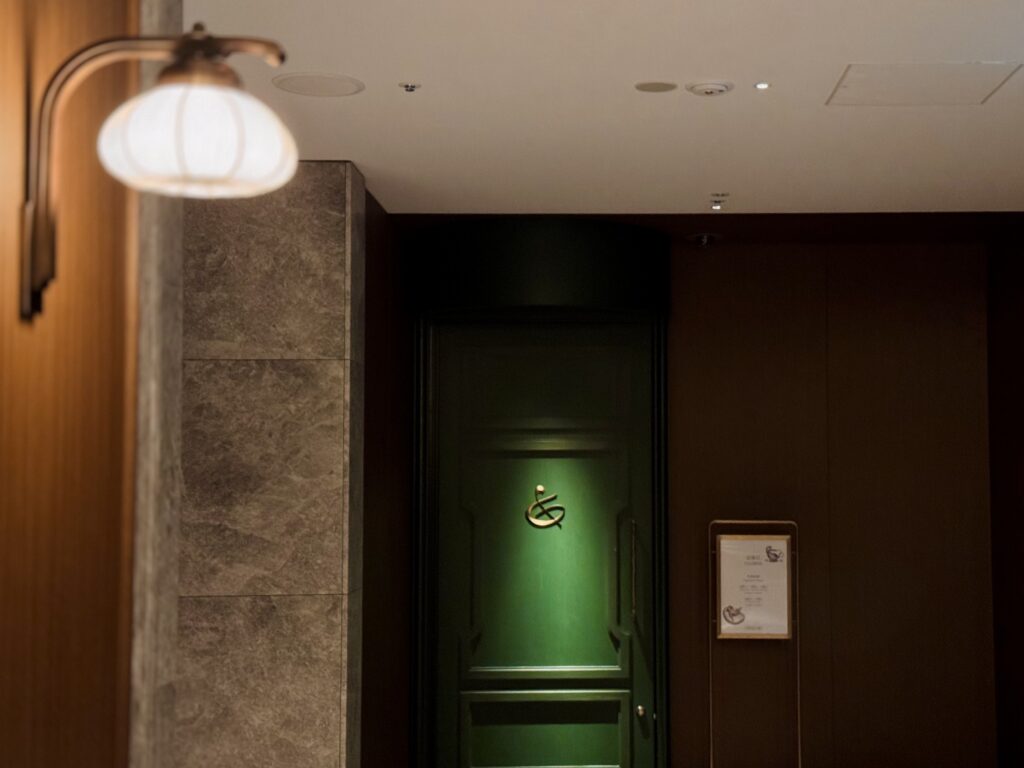 ウォルドーフアストリア大阪 バー Canes & Tales(ケインズアンドテールズ)