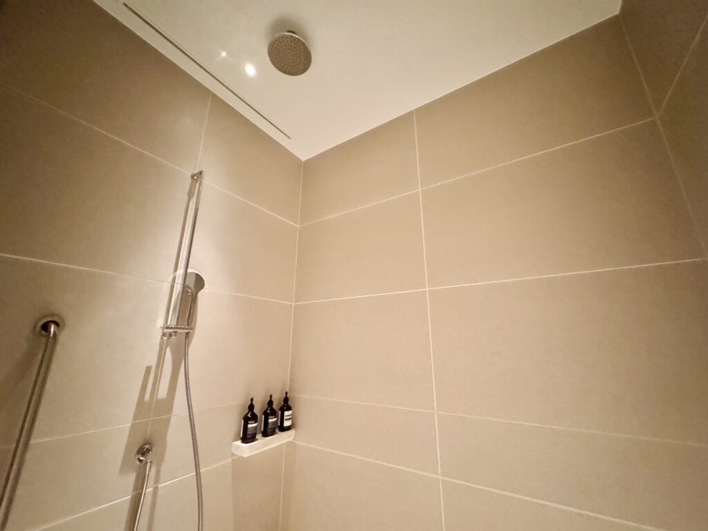 ウォルドーフアストリア大阪 シャワールーム