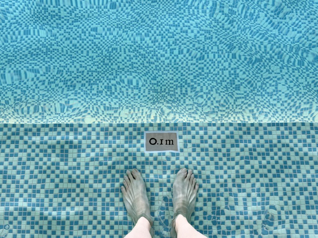 ウォルドーフアストリア大阪 プールにて