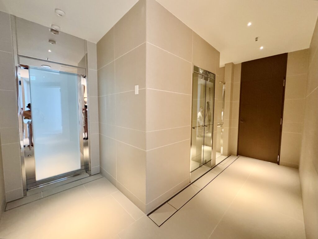 ウォルドーフアストリア大阪 シャワールーム