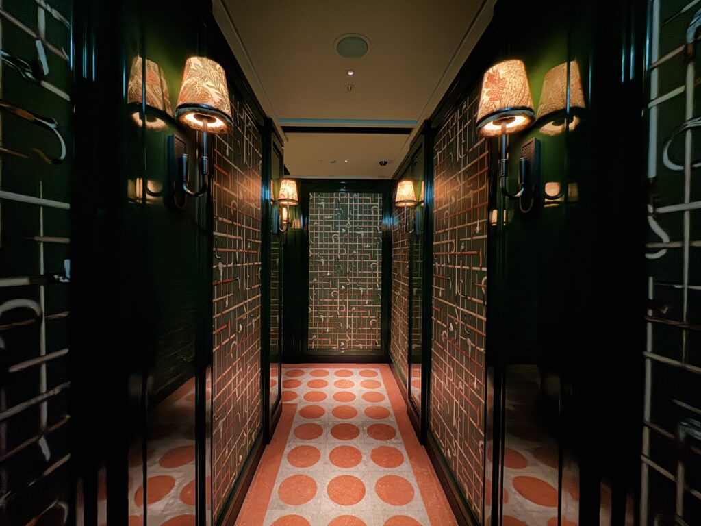 ウォルドーフアストリア大阪 バー Canes & Tales(ケインズアンドテールズ)