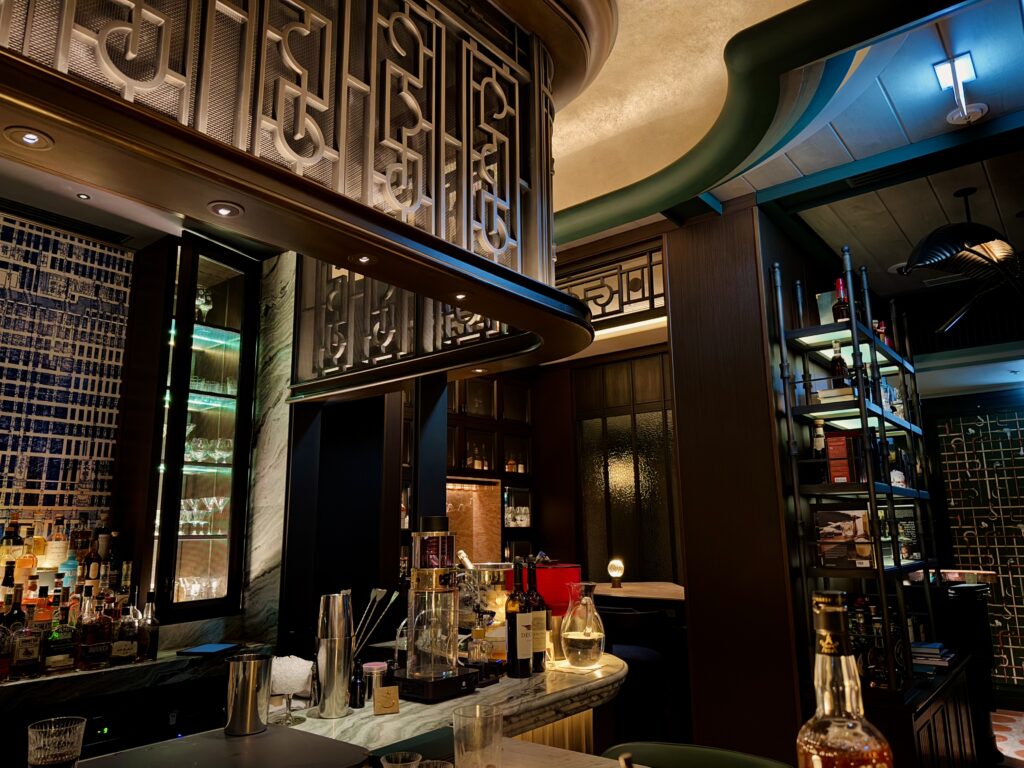 ウォルドーフアストリア大阪 バー Canes & Tales(ケインズアンドテールズ)