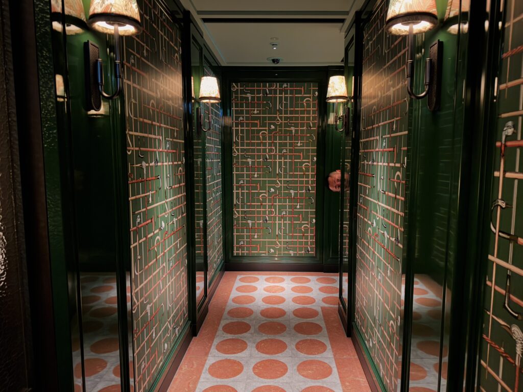 ウォルドーフアストリア大阪 バー Canes & Tales(ケインズアンドテールズ)