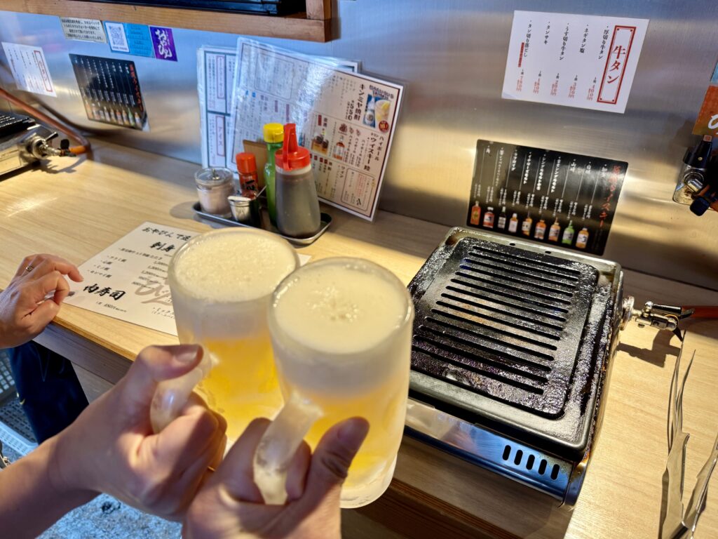豊橋ハーフマラソン 完走後 立喰い焼肉おやびん 生ビールで乾杯