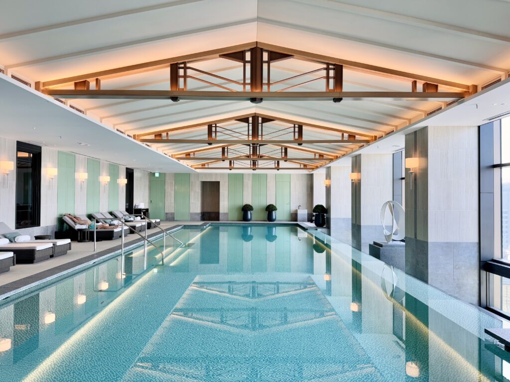 ウォルドーフアストリア大阪 プール