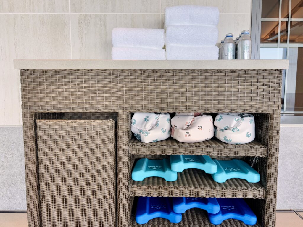 ウォルドーフアストリア大阪 プール備品