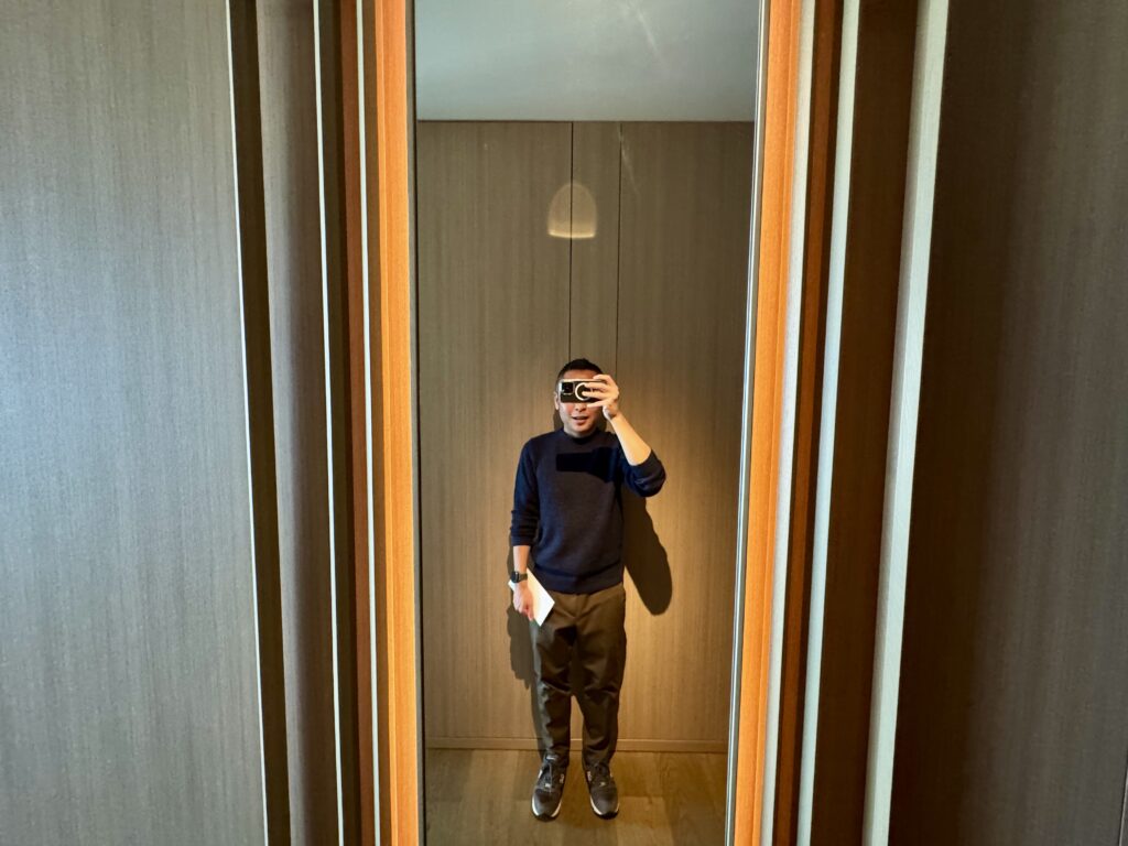 ウォルドーフアストリア大阪 コーナースイート 姿見