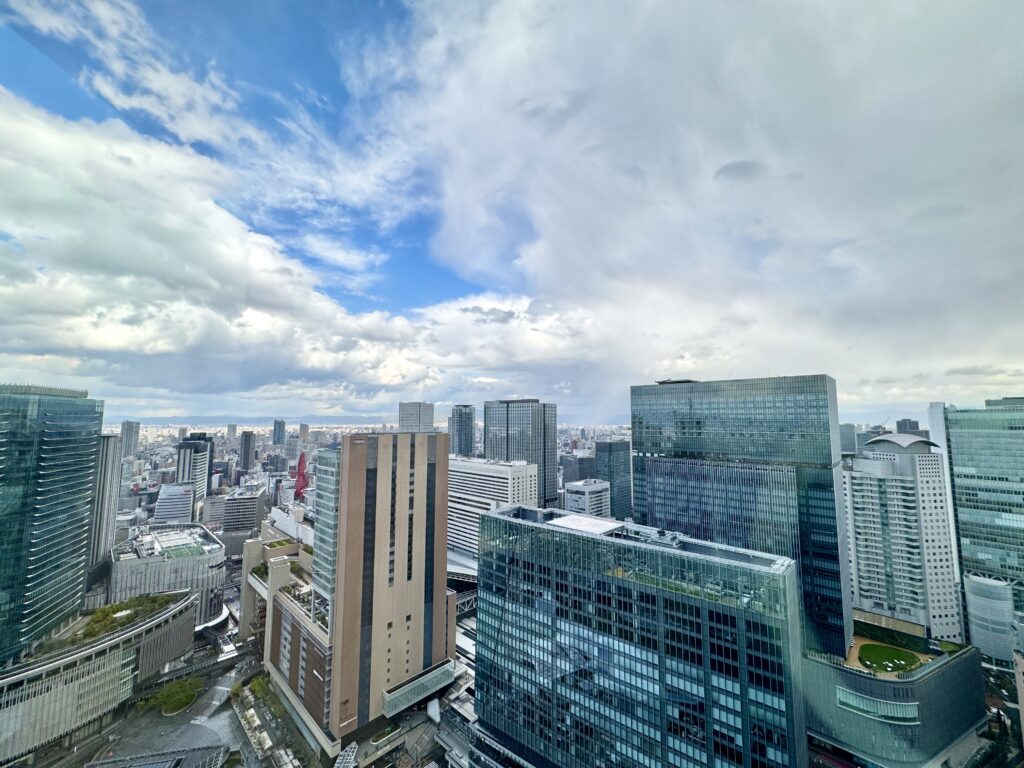 ウォルドーフアストリア大阪 コーナースイート うめきた公園ビュー