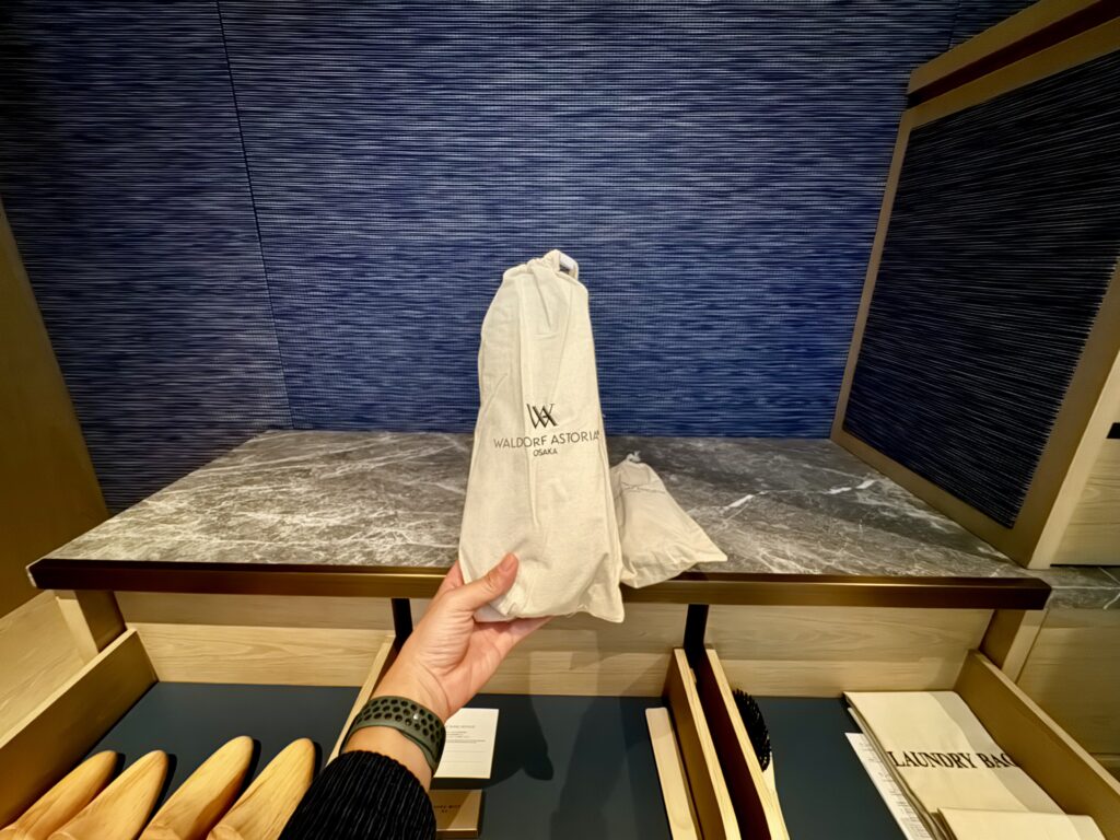 ウォルドーフアストリア大阪 スリッパ