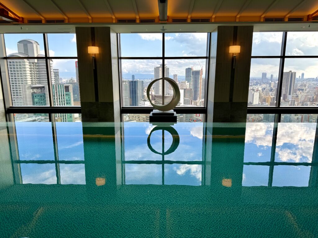 ウォルドーフアストリア大阪 プール