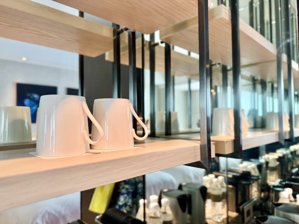 ハンブルハウス台北 キュリオコレクションbyヒルトン デラックスルーム(高層階) ミニバー