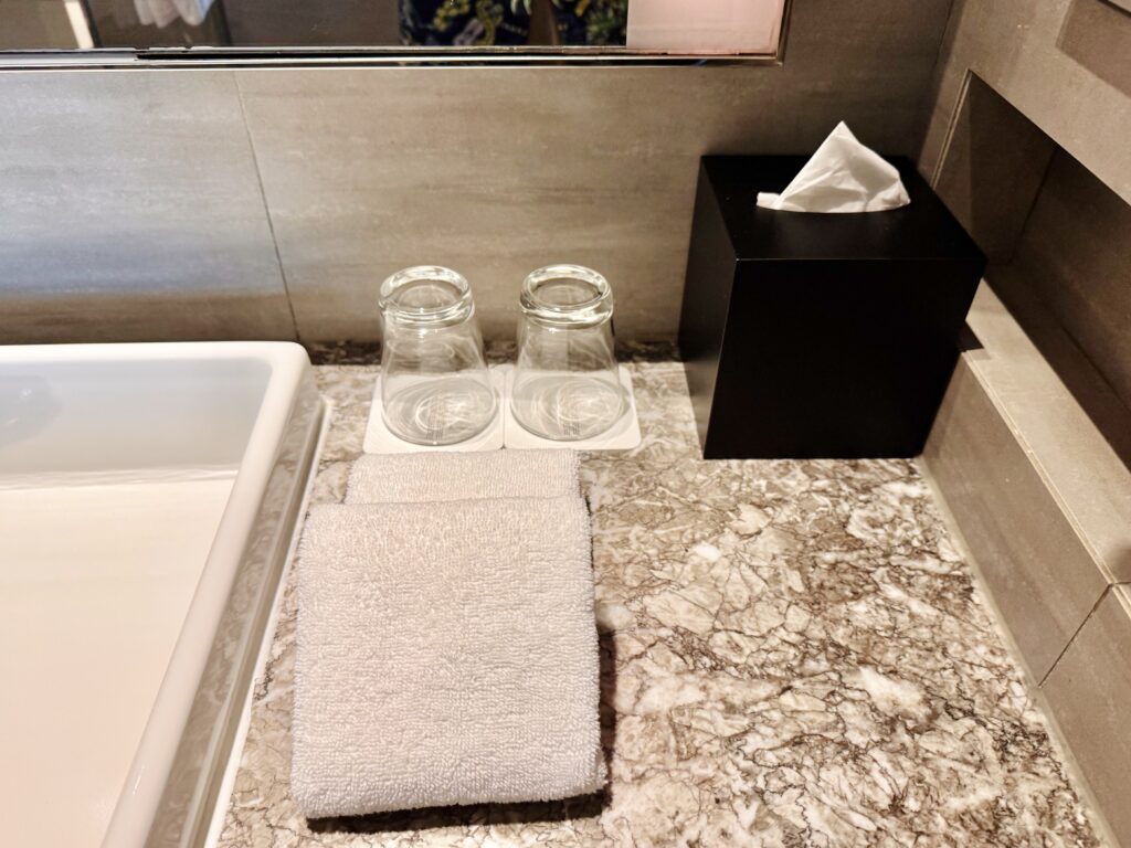 ハンブルハウス台北 キュリオコレクションbyヒルトン デラックスルーム(高層階) 洗面台