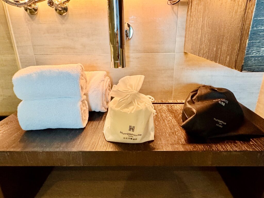 ハンブルハウス台北 キュリオコレクションbyヒルトン デラックスルーム(高層階) 洗面台