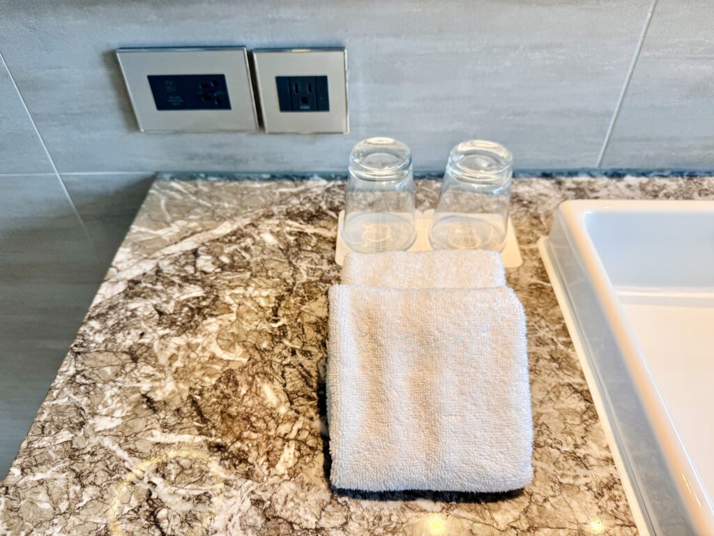 ハンブルハウス台北 キュリオコレクションbyヒルトン 洗面台