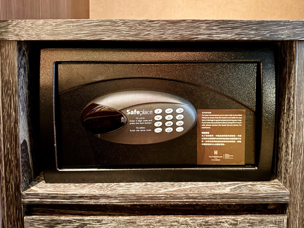 ハンブルハウス台北 キュリオコレクションbyヒルトン ウォークインクローゼット