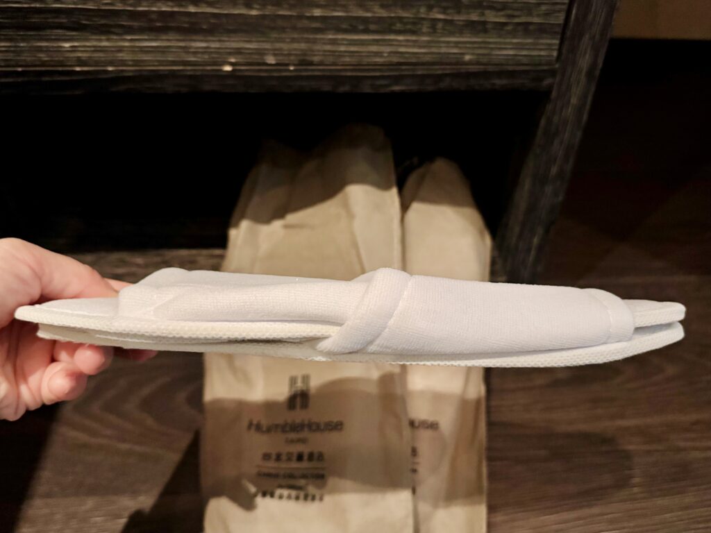 ハンブルハウス台北 キュリオコレクションbyヒルトン スリッパ