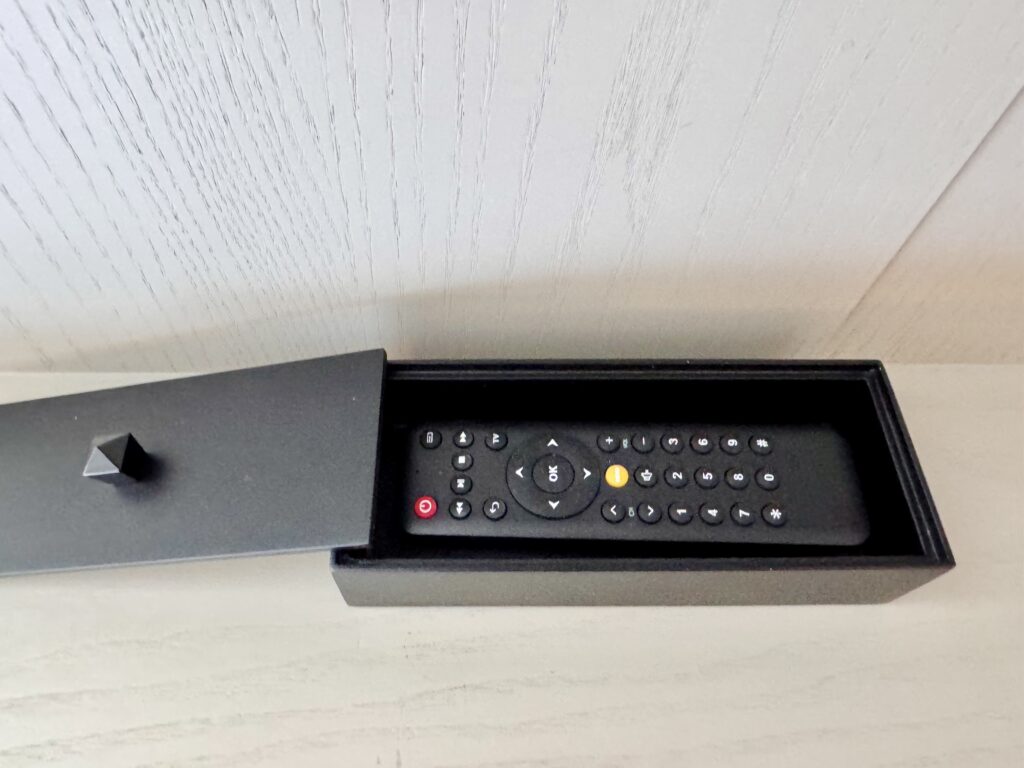 ハンブルハウス台北 キュリオコレクションbyヒルトン TVリモコン