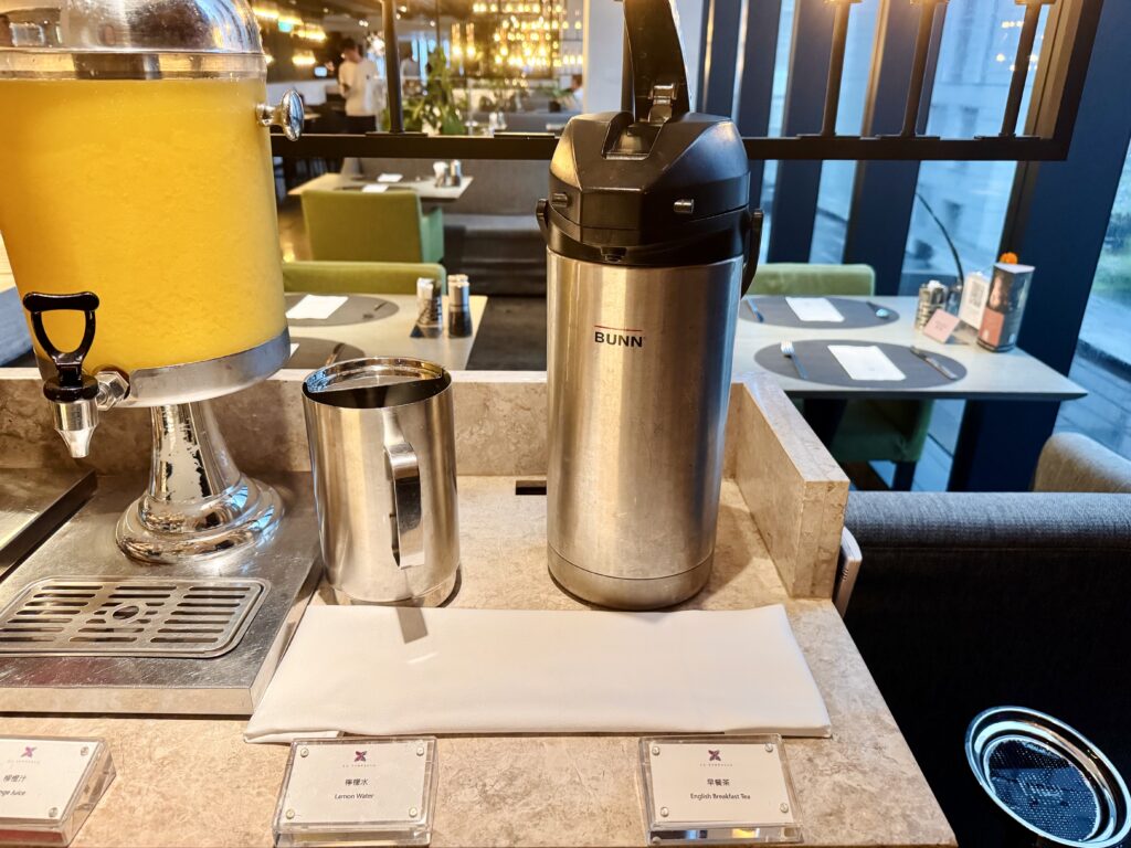 ハンブルハウス台北 キュリオコレクションbyヒルトン 朝食 ドリンク