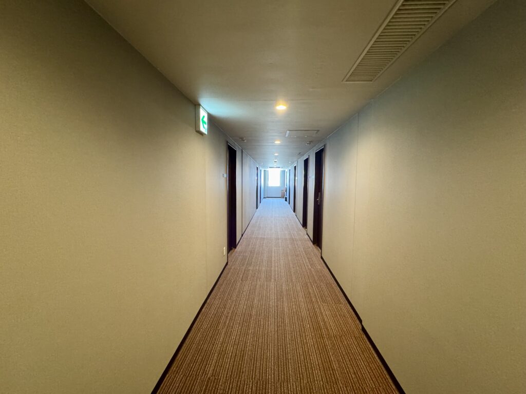 ドーミーイン豊橋 客室フロアの廊下