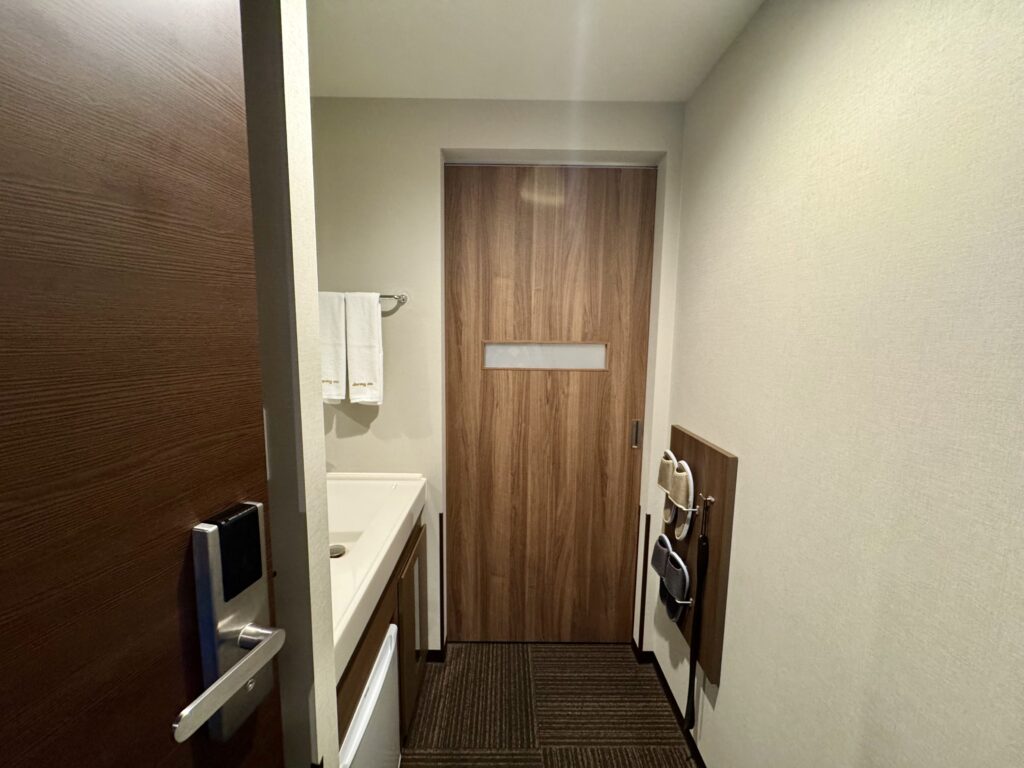 ドーミーイン豊橋 客室 入口からの様子