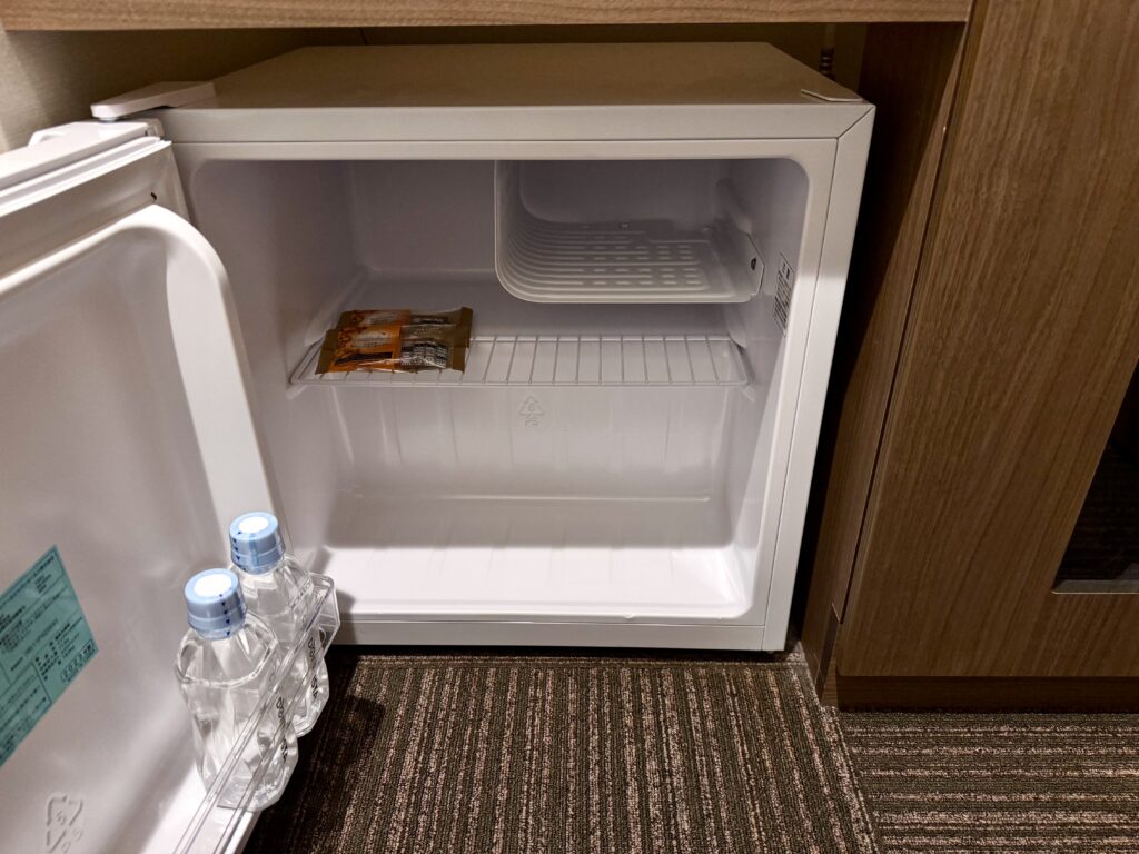ドーミーイン豊橋 客室 冷蔵庫