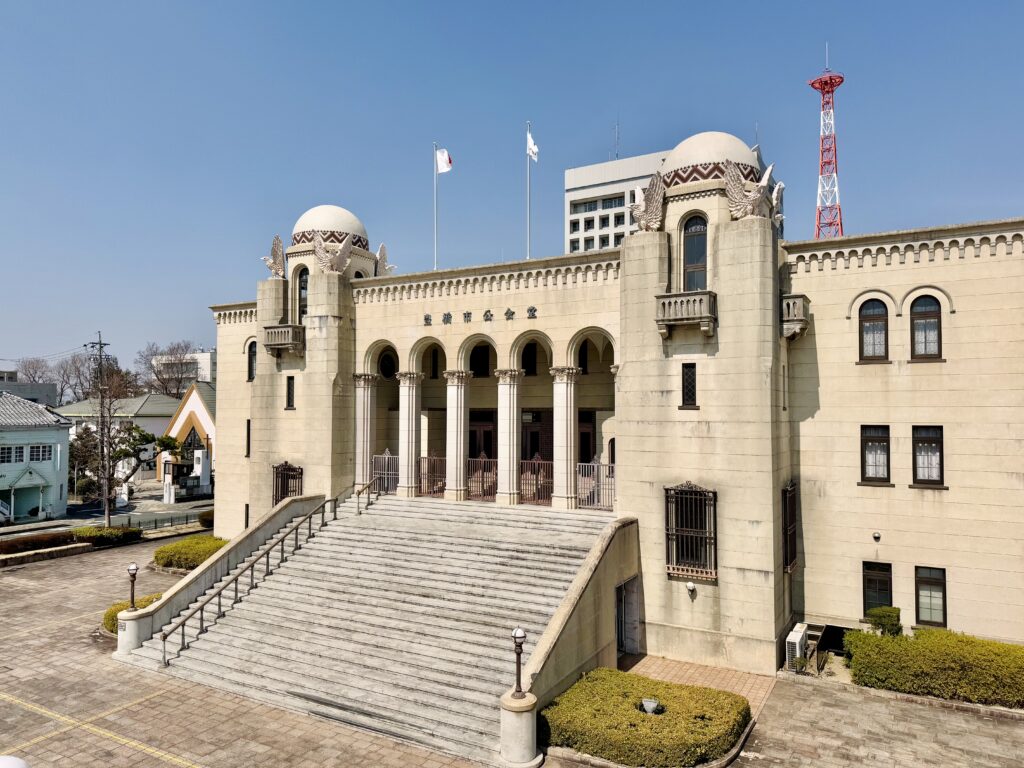 豊橋ハーフマラソン 立派な豊橋市公会堂