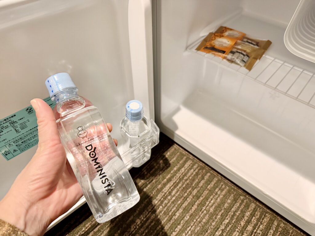 ドーミーインEXPRESS豊橋 客室 無料のボトルウォーター