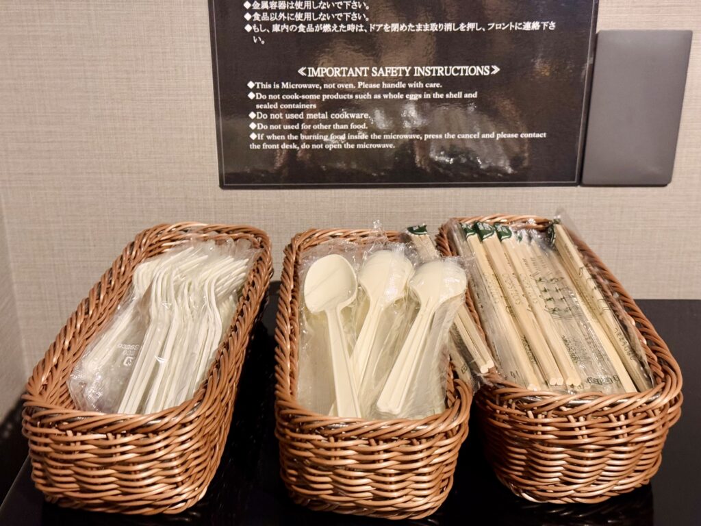 ドーミーインEXPRESS豊橋 客室 無料割り箸など
