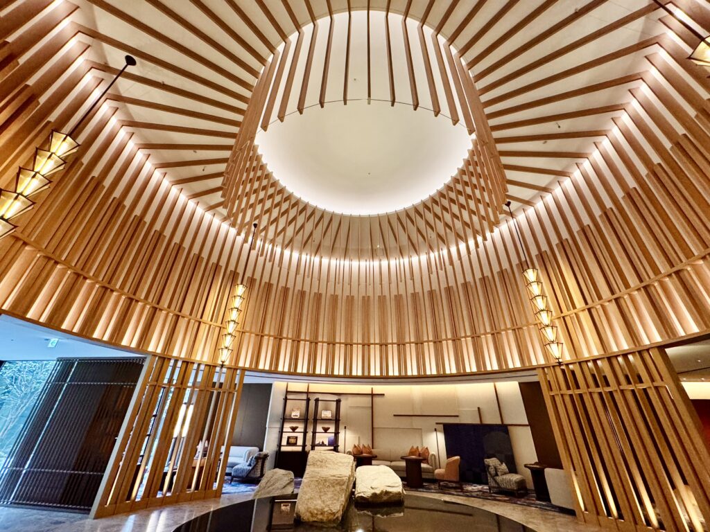 ウォルドーフアストリア大阪 アライバルパビリオン(フロント)