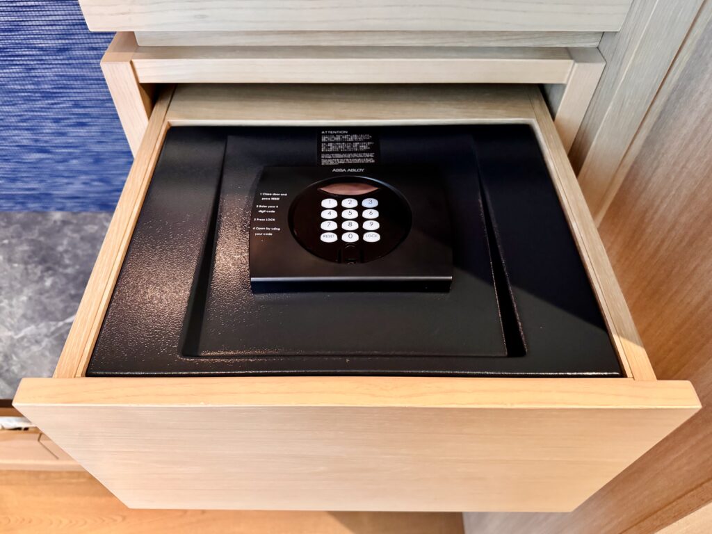 ウォルドーフアストリア大阪 客室 クローゼット