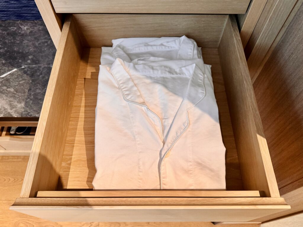 ウォルドーフアストリア大阪 客室 クローゼット