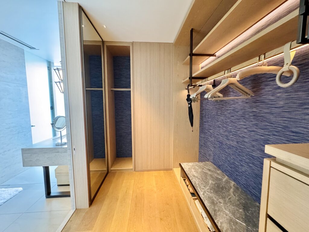 ウォルドーフアストリア大阪 客室 クローゼット