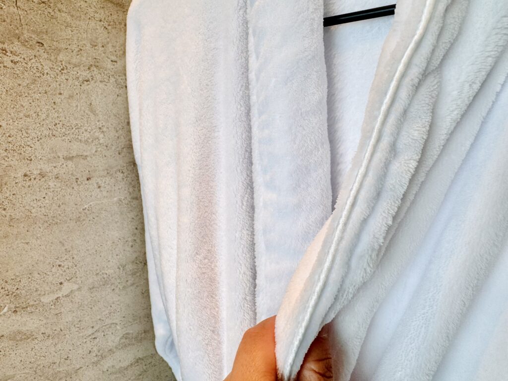 ウォルドーフアストリア大阪 客室 バスローブ