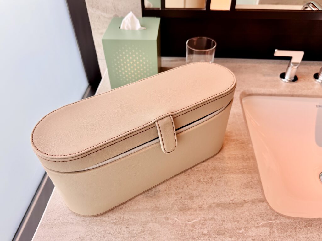 ウォルドーフアストリア大阪 客室 キングコーナースイート ドライヤー